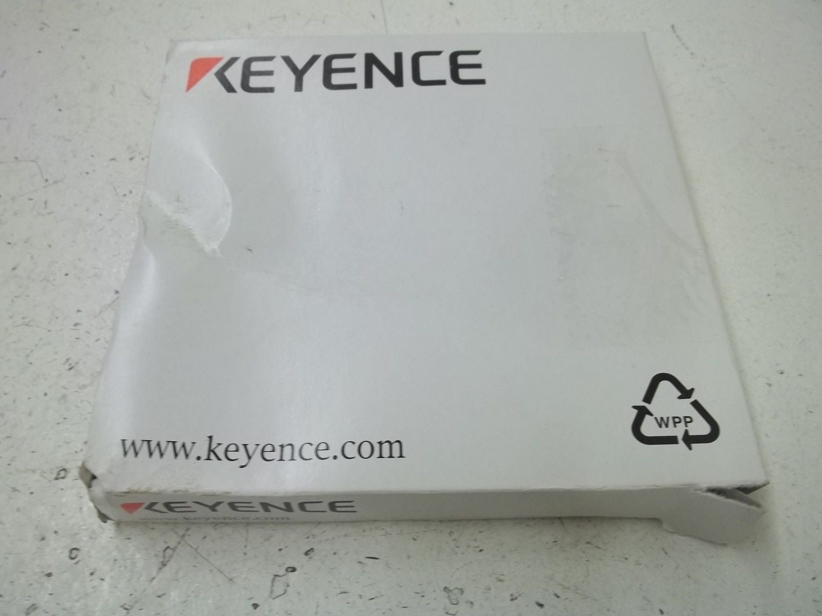 KEYENCE CZ-H72 PHOTOELECTRIC DIGITAL COLOR SENSOR *NEW IN BOX*