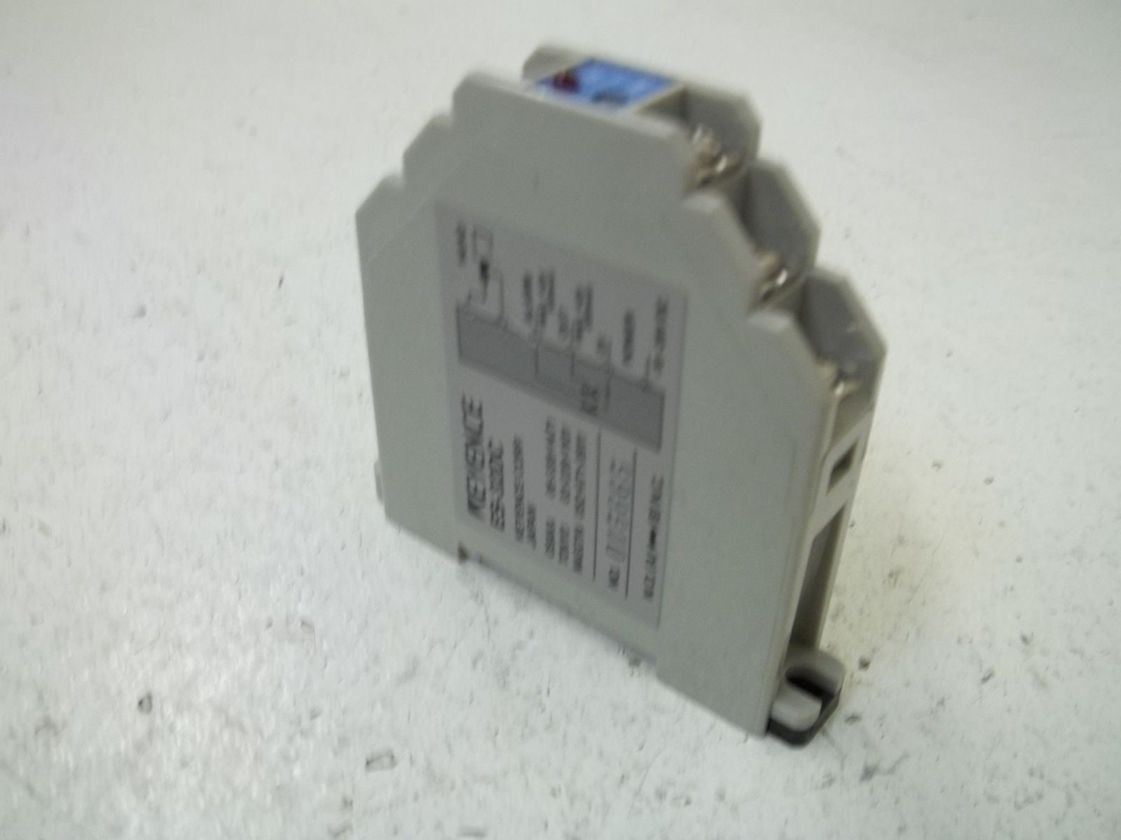 KEYENCE ES32DC PROXIMITY SWITCH AMPLIFIER *USED*