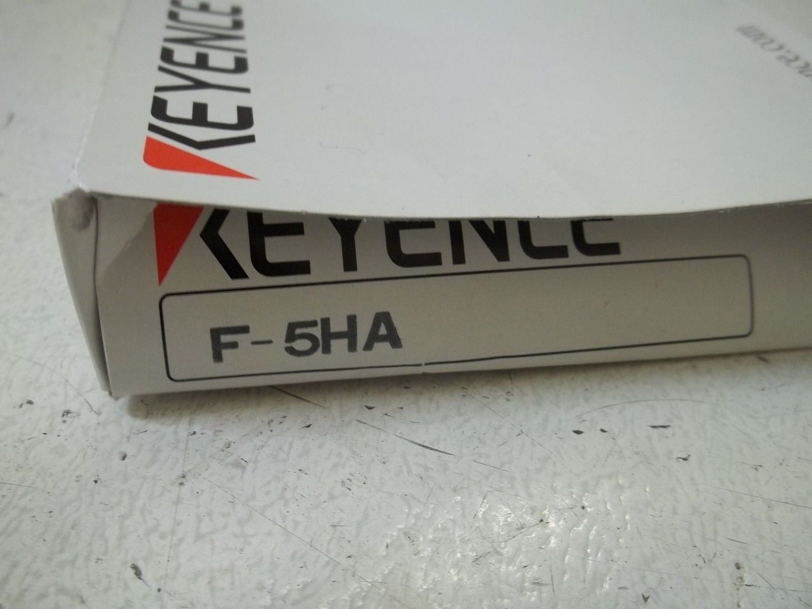 KEYENCE F-5HA REFLECTION LENS *NEW IN BOX*