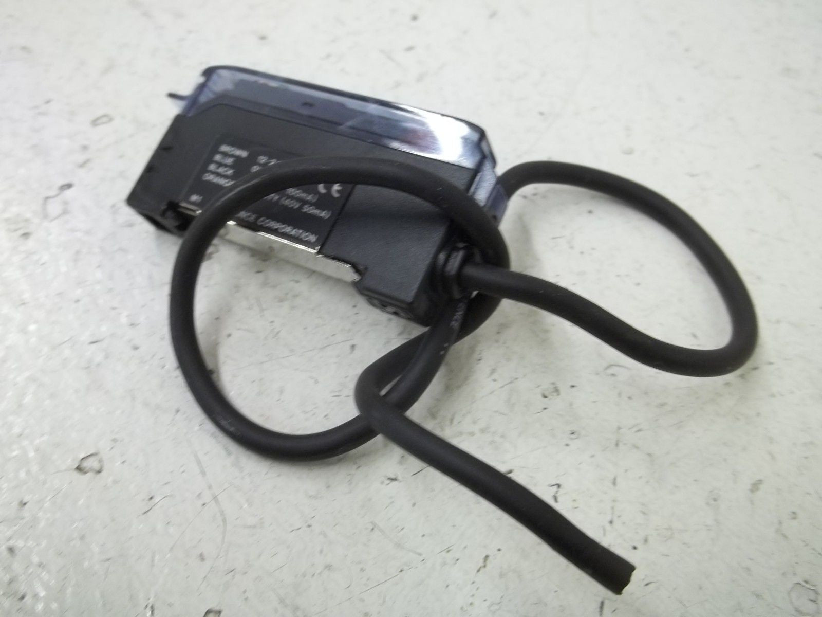 KEYENCE FS-M1P AMPLIFIER FIBER OPTIC SENSOR *USED*