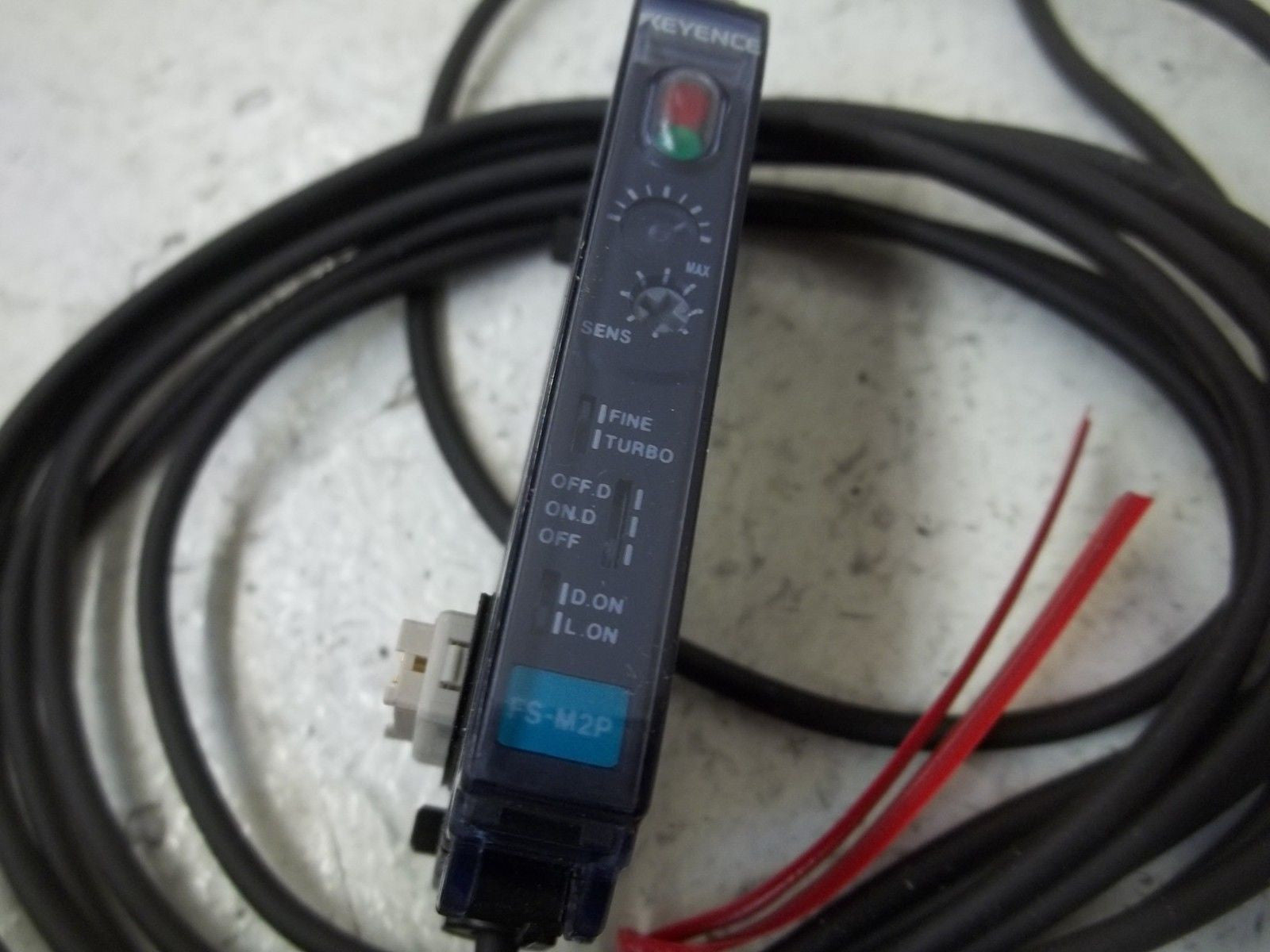 KEYENCE FS-M2P FIBER OPTIC SENSOR *USED*