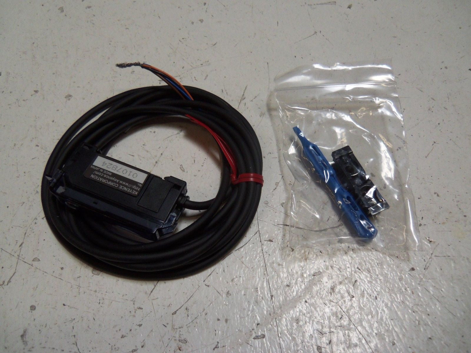 KEYENCE FS-MI FIBER OPTIC AMPLIFIER *NEW IN BOX*