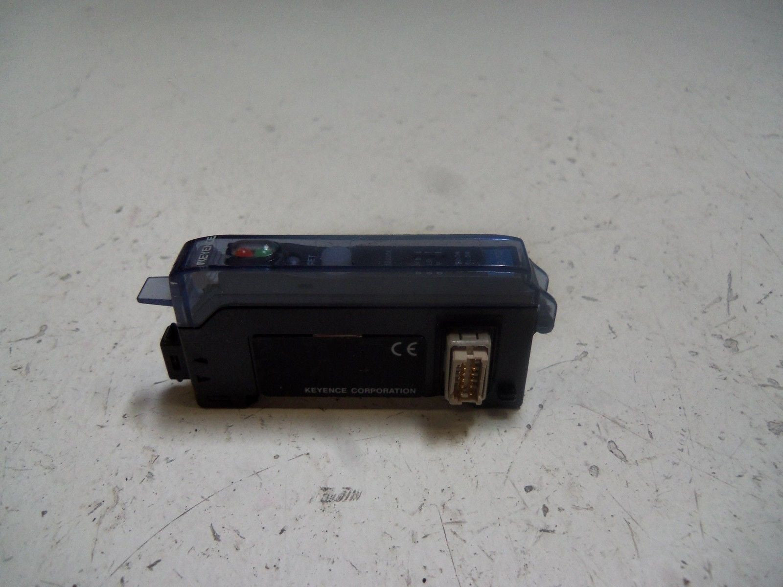 KEYENCE FS-T0 FIBER OPTIC SENSOR AMPLIFIER *USED*