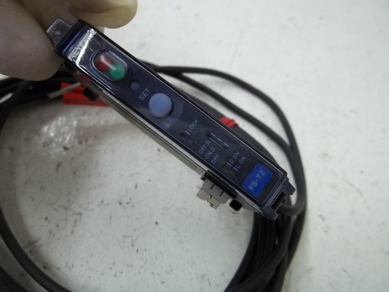 KEYENCE FS-T2 FIBER OPTIC SENSOR *NEW IN BOX*