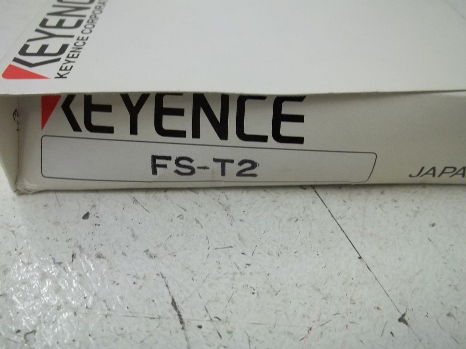 KEYENCE FS-T2 FIBER OPTIC SENSOR *NEW IN BOX*