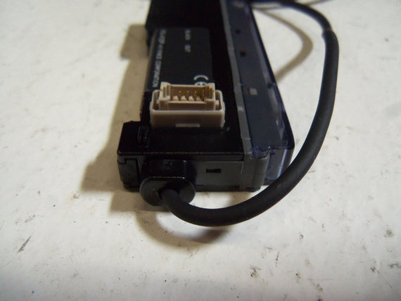 KEYENCE FS-V12P FIBEROPTIC SENSOR *NEW IN BOX*