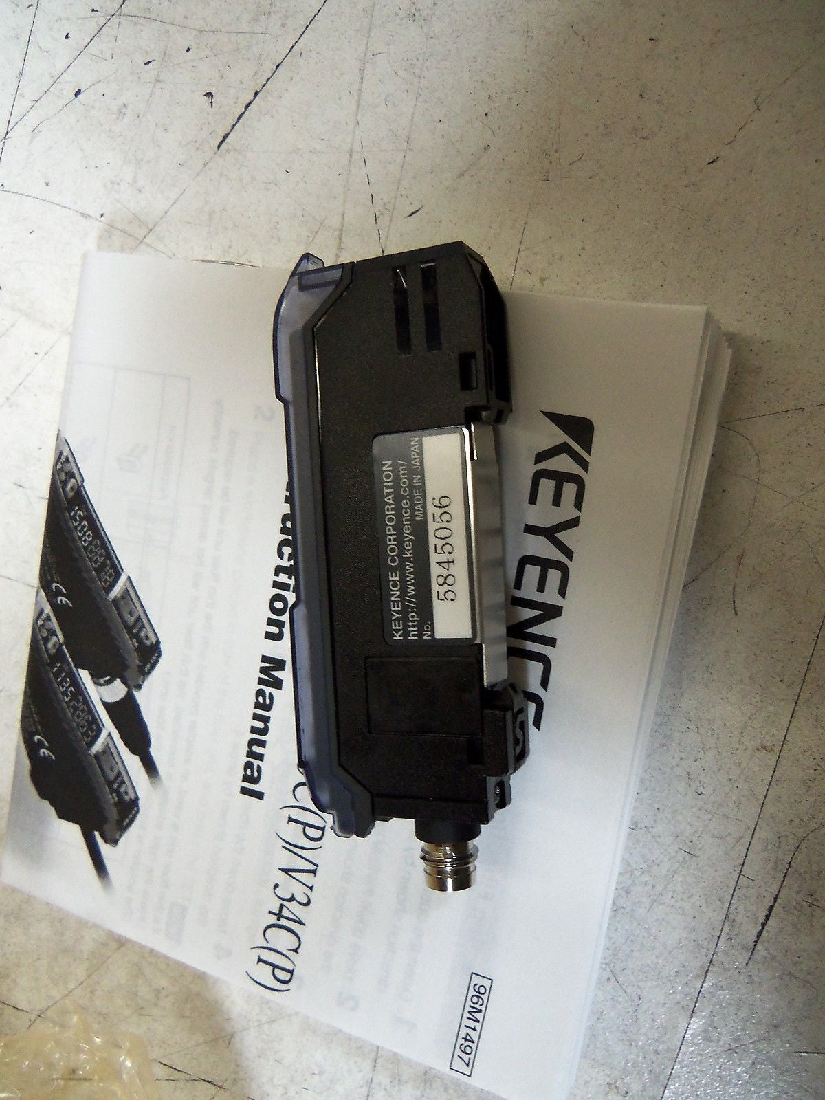 KEYENCE FS-V34CP *NEW IN BOX*