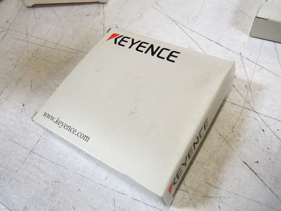 KEYENCE FS-V34CP *NEW IN BOX*