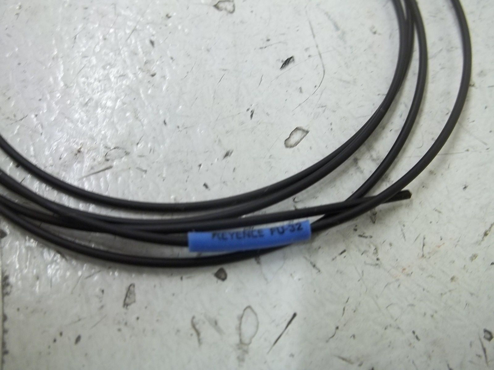 KEYENCE FU-32 FIBER OPTIC SENSOR *USED*