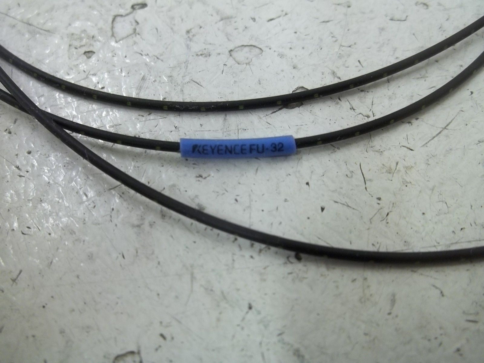 KEYENCE FU-32 TRANSMISSIVE FIBER UNIT *NEW IN BOX*
