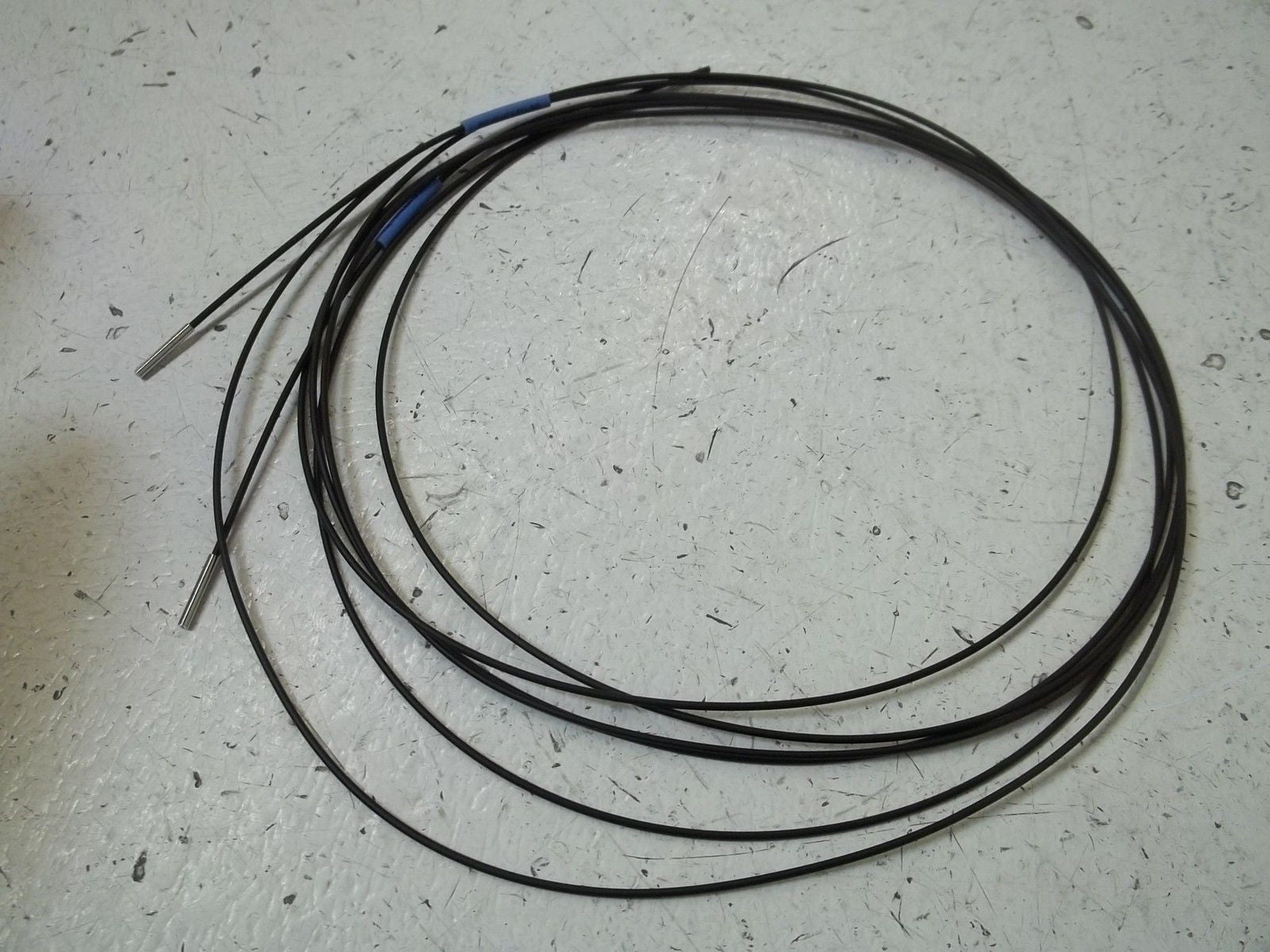 KEYENCE FU-59 FIBER OPTIC SENSOR (AS PICTURED) *NEW IN BOX*