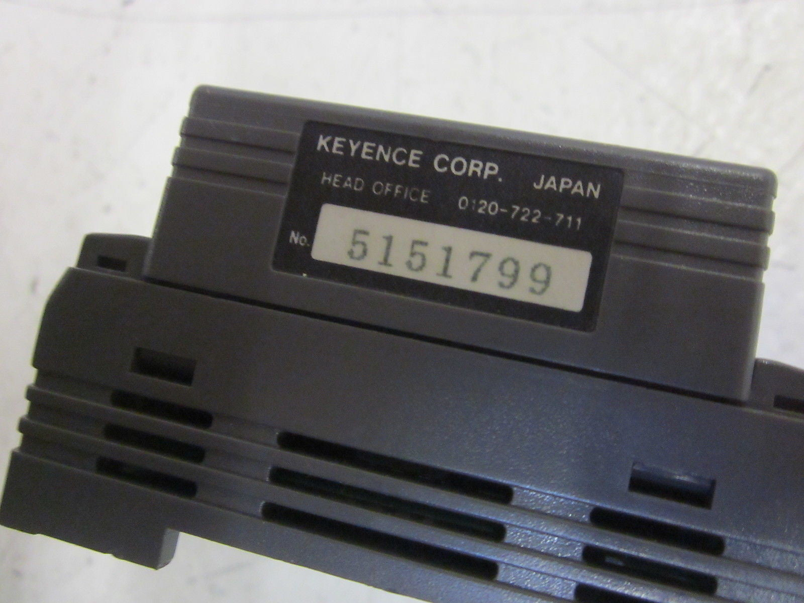 KEYENCE KV-10R PLC RELAY SUPER SMALL PLC BASE UNIT *USED*