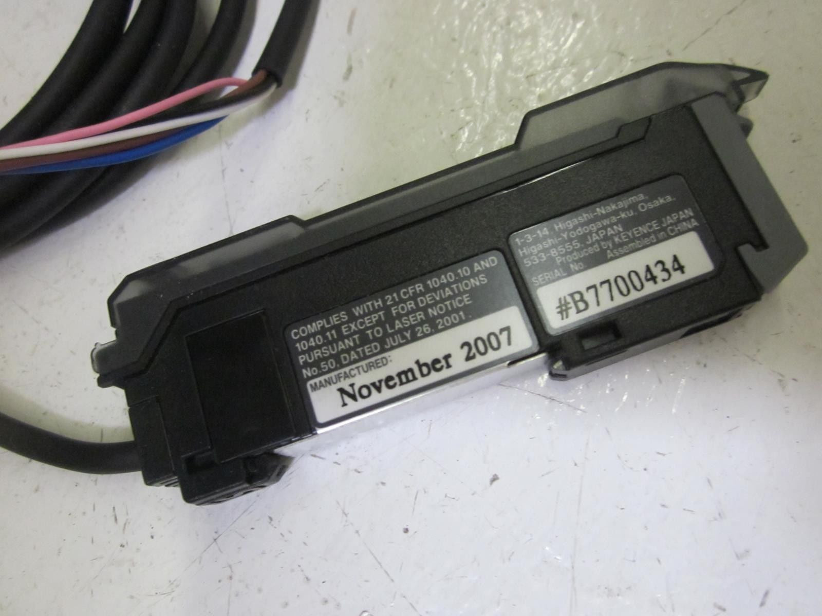 KEYENCE LV-11SAP ULTRA SMALL DIGITAL LASER SENSOR 12-24VDC *USED*