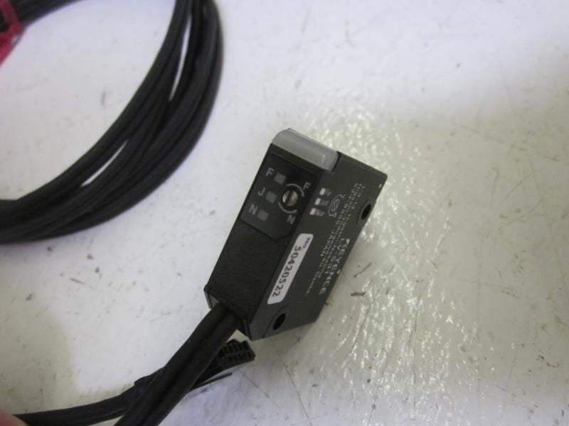 KEYENCE LV-S31  DIGITAL LAZER OPTIC SENSOR  *NEW IN BOX*