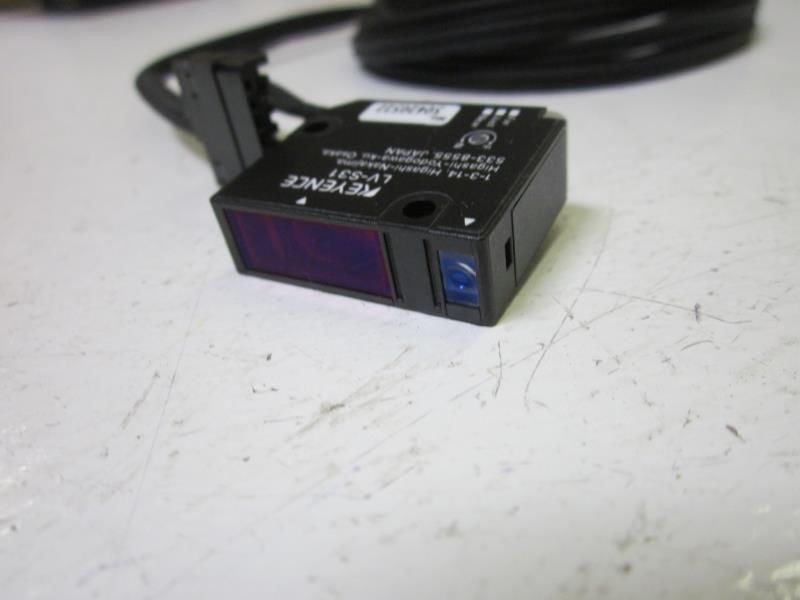 KEYENCE LV-S31  DIGITAL LAZER OPTIC SENSOR  *NEW IN BOX*