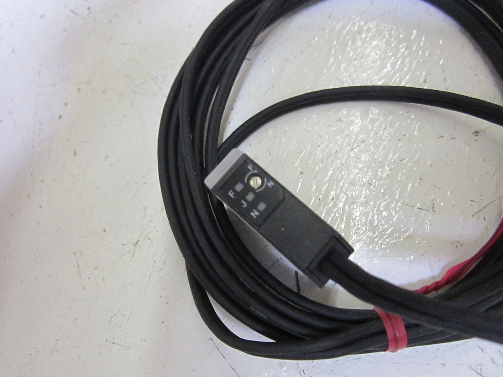 KEYENCE LV-S31  SENSOR *USED*