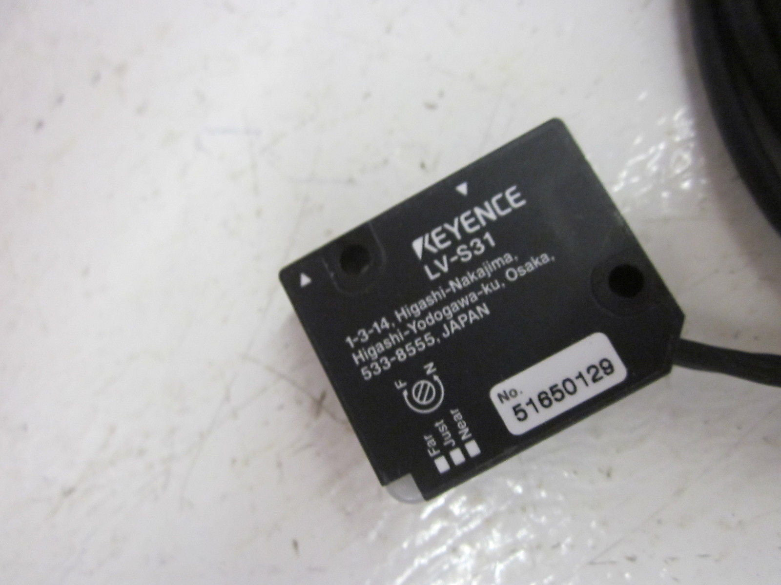 KEYENCE LV-S31  SENSOR *USED*
