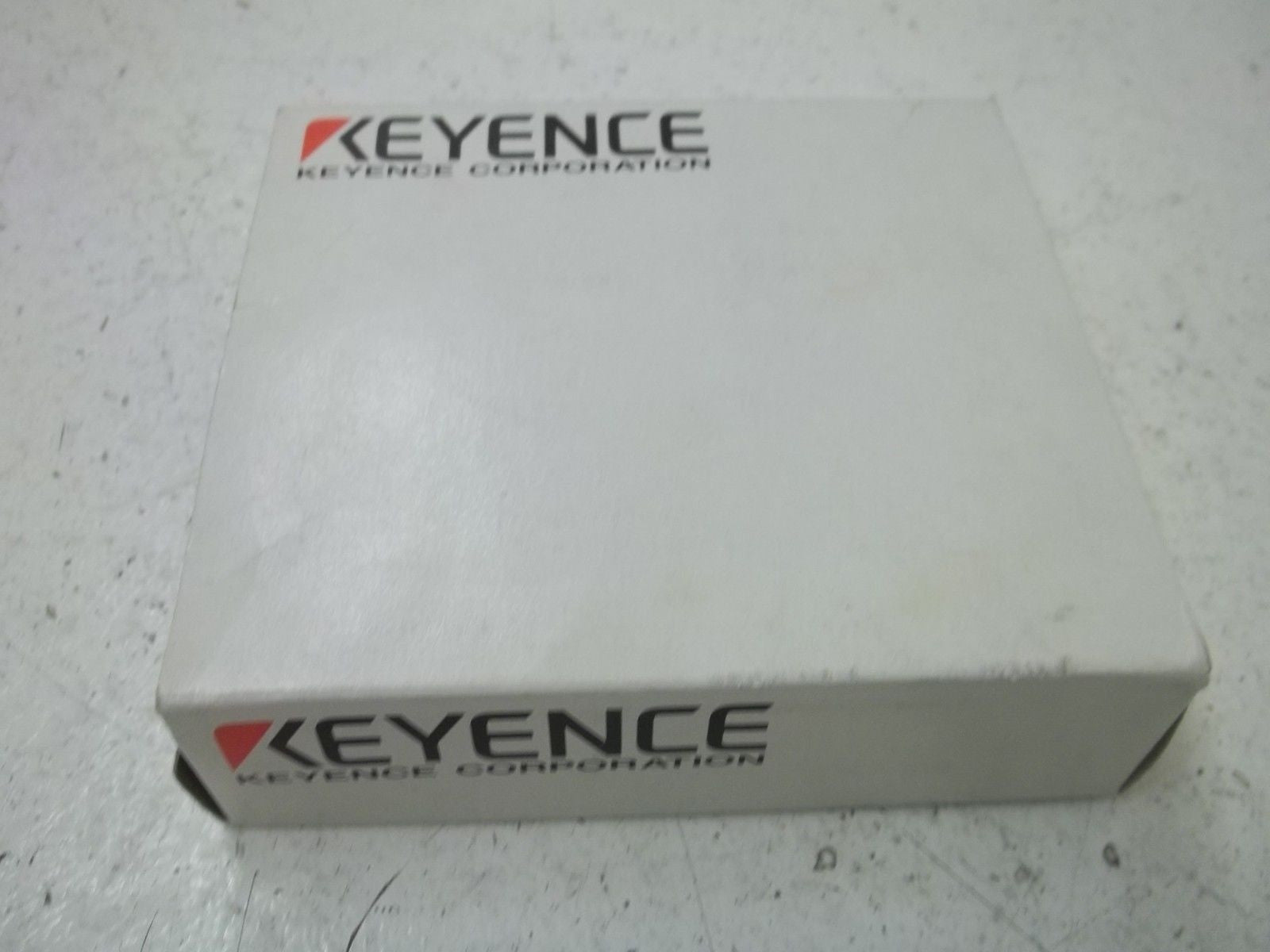 KEYENCE PS2-61 PHOTOELECTRIC AMPLIFIER SENSOR (AS PICTURED) *NEW IN BOX*