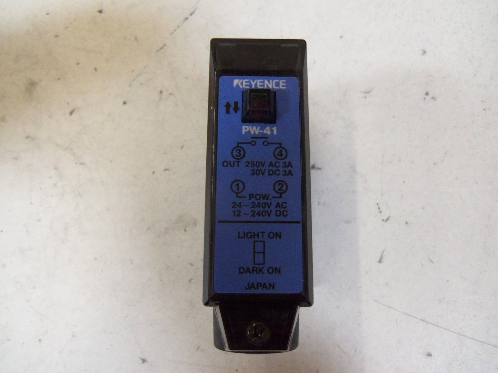 KEYENCE PW-41 REFLECTIVE MAIN UNIT *NEW IN BOX*