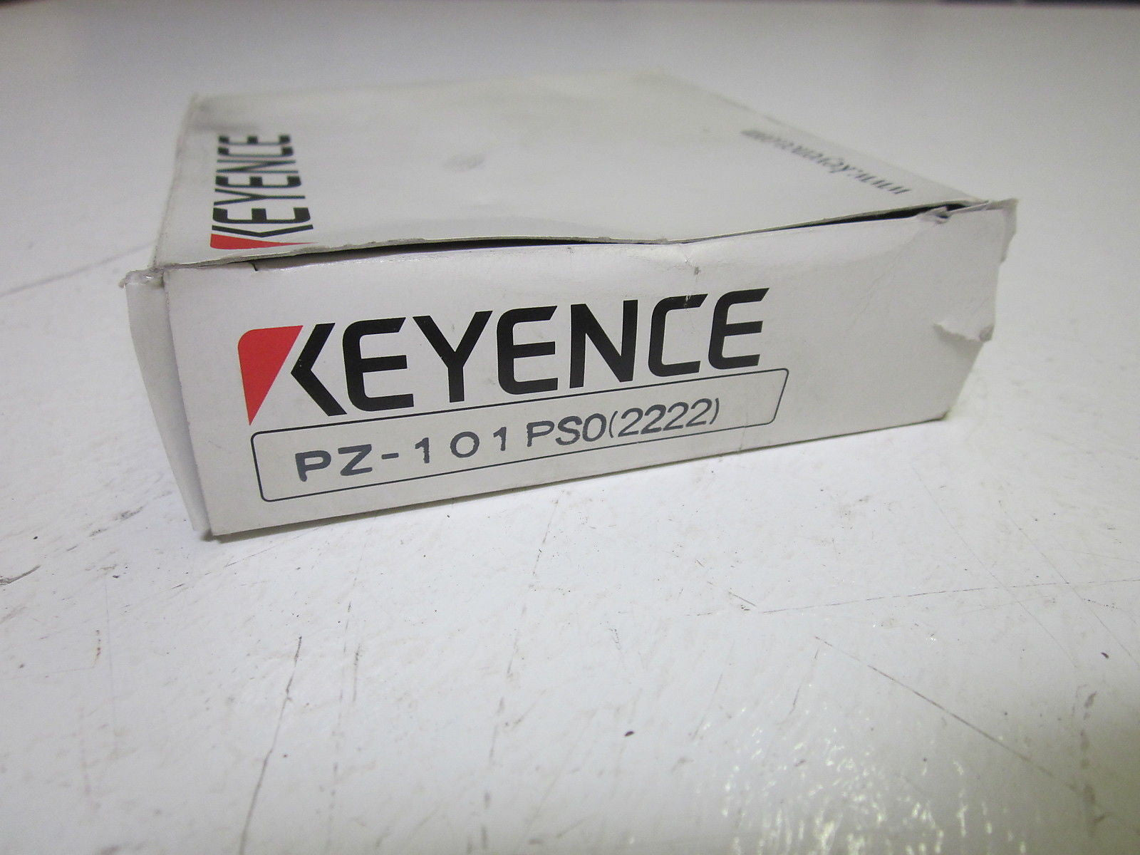 KEYENCE PZ-101PS0(2222) SENSOR 12-24VDC *NEW IN BOX*