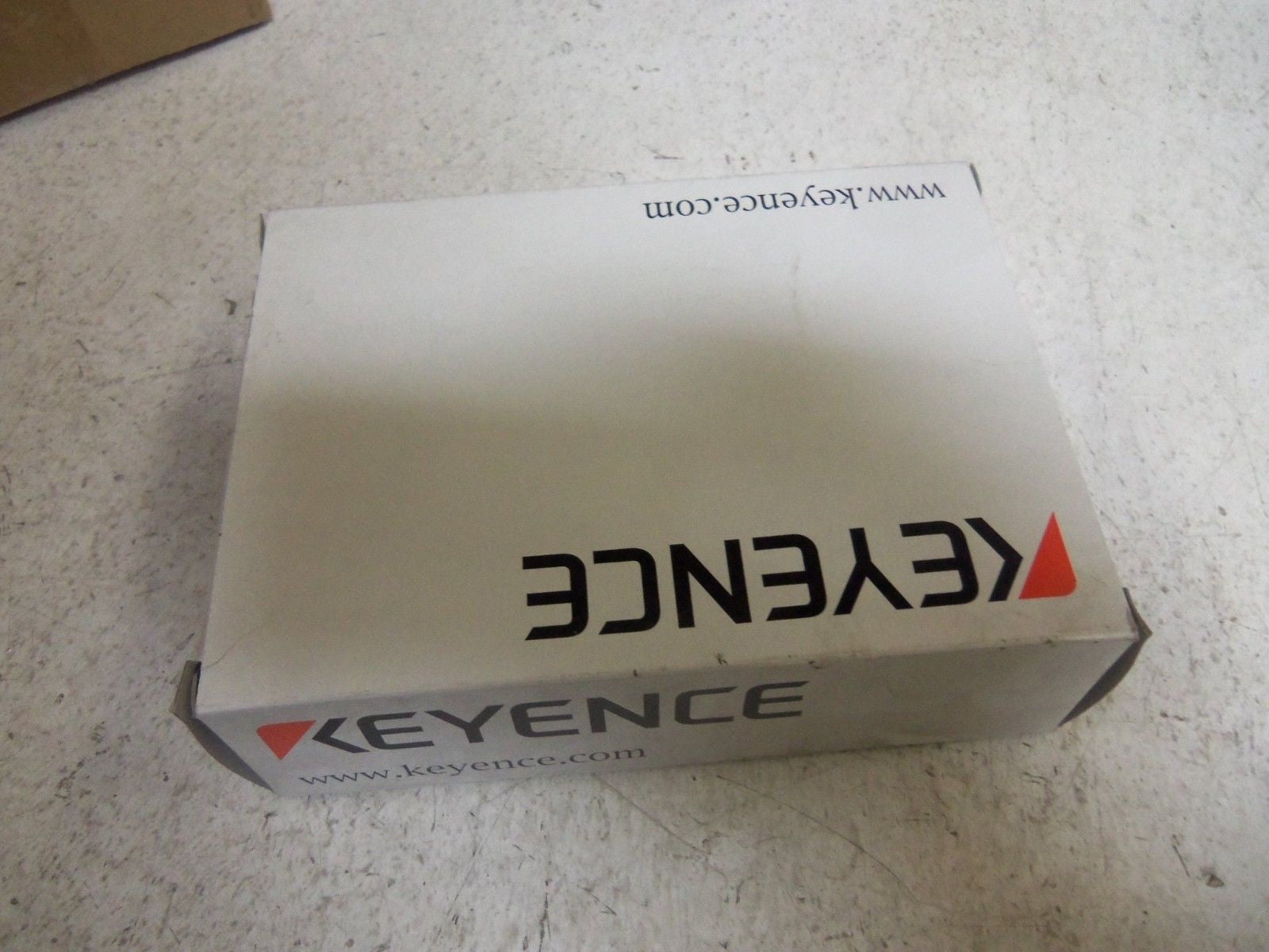 KEYENCE PZ-B61 SENSOR BRACKET *NEW IN BOX*