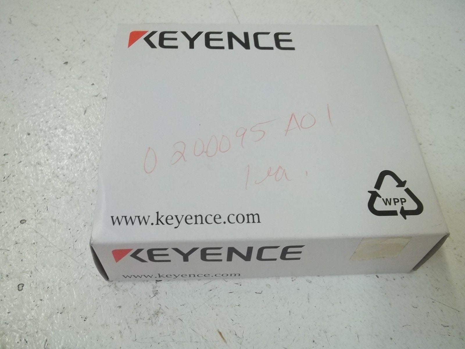 KEYENCE PZ-G51P BUILT IN AMPLIFIER PHOTOELECTRIC SENSOR *NEW IN BOX*