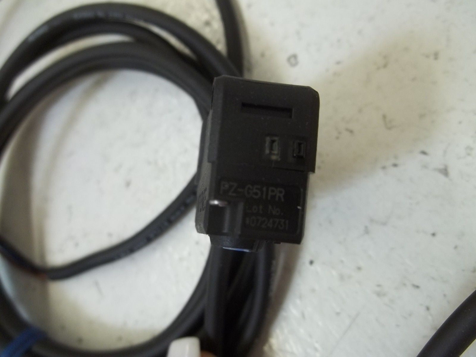 KEYENCE PZ-G51P BUILT IN AMPLIFIER PHOTOELECTRIC SENSOR *NEW IN BOX*