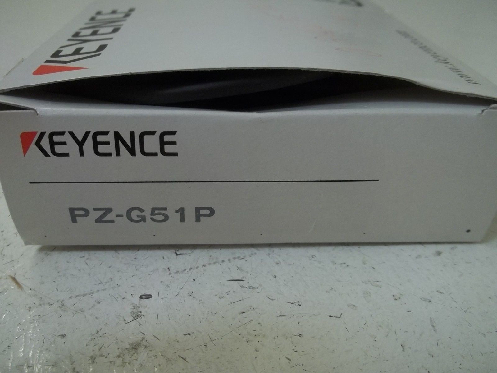 KEYENCE PZ-G51P BUILT IN AMPLIFIER PHOTOELECTRIC SENSOR *NEW IN BOX*