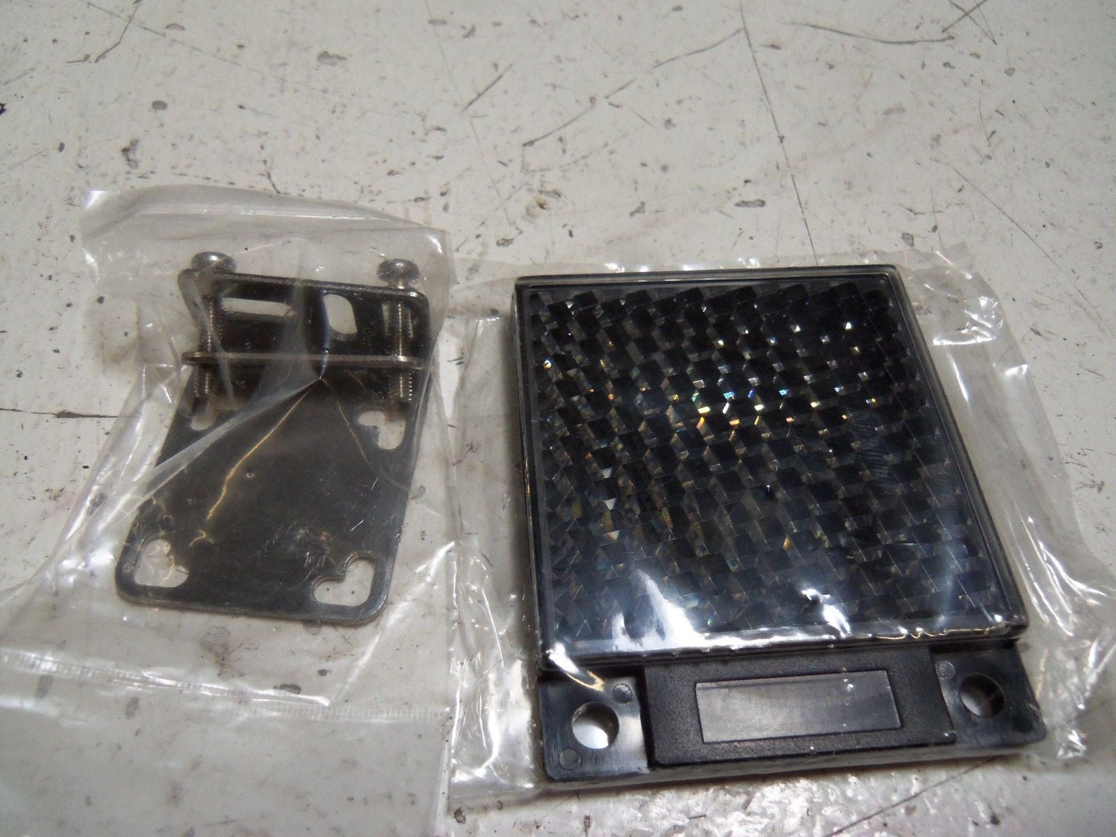 KEYENCE PZ2-61 PHOTOELECTRIC SENSOR *NEW IN BOX*