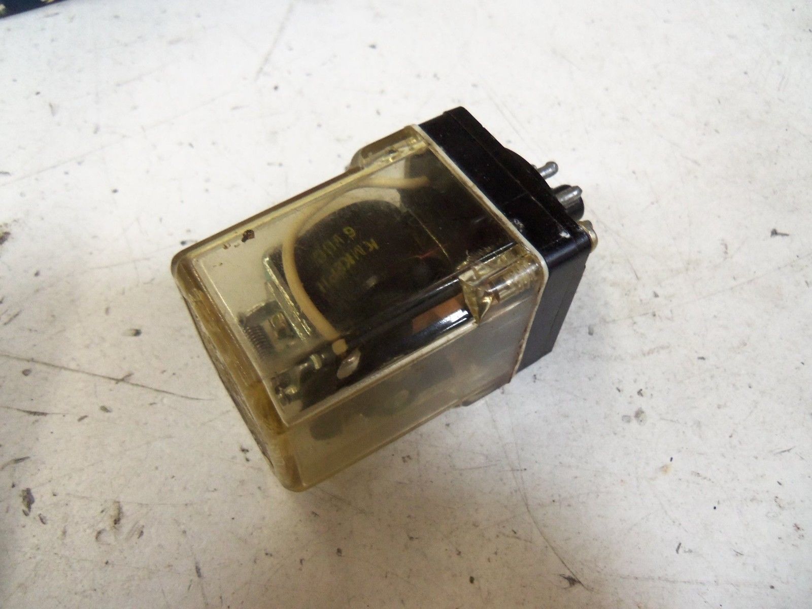 KEYSWTICH RELAY KMK2P *USED*