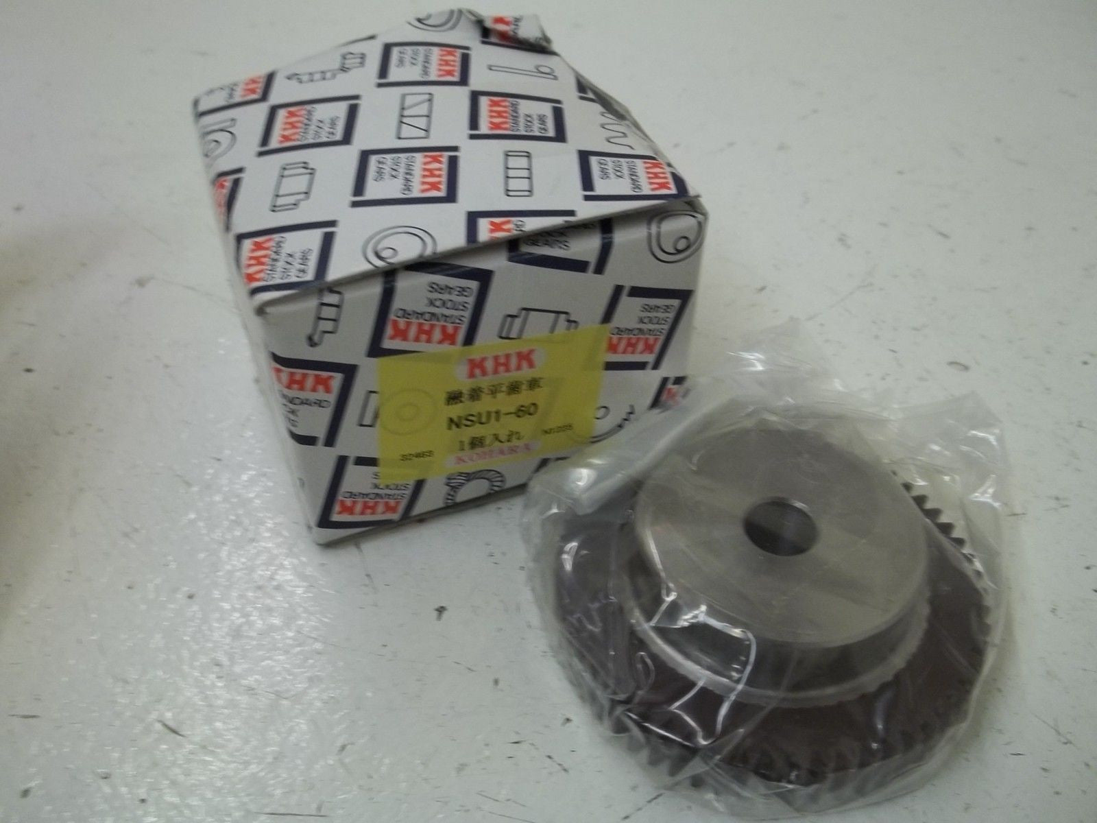 KHK NSU1-60 PLASTIC SPUR GEAR WITH STEEL CORE *NEW IN BOX*