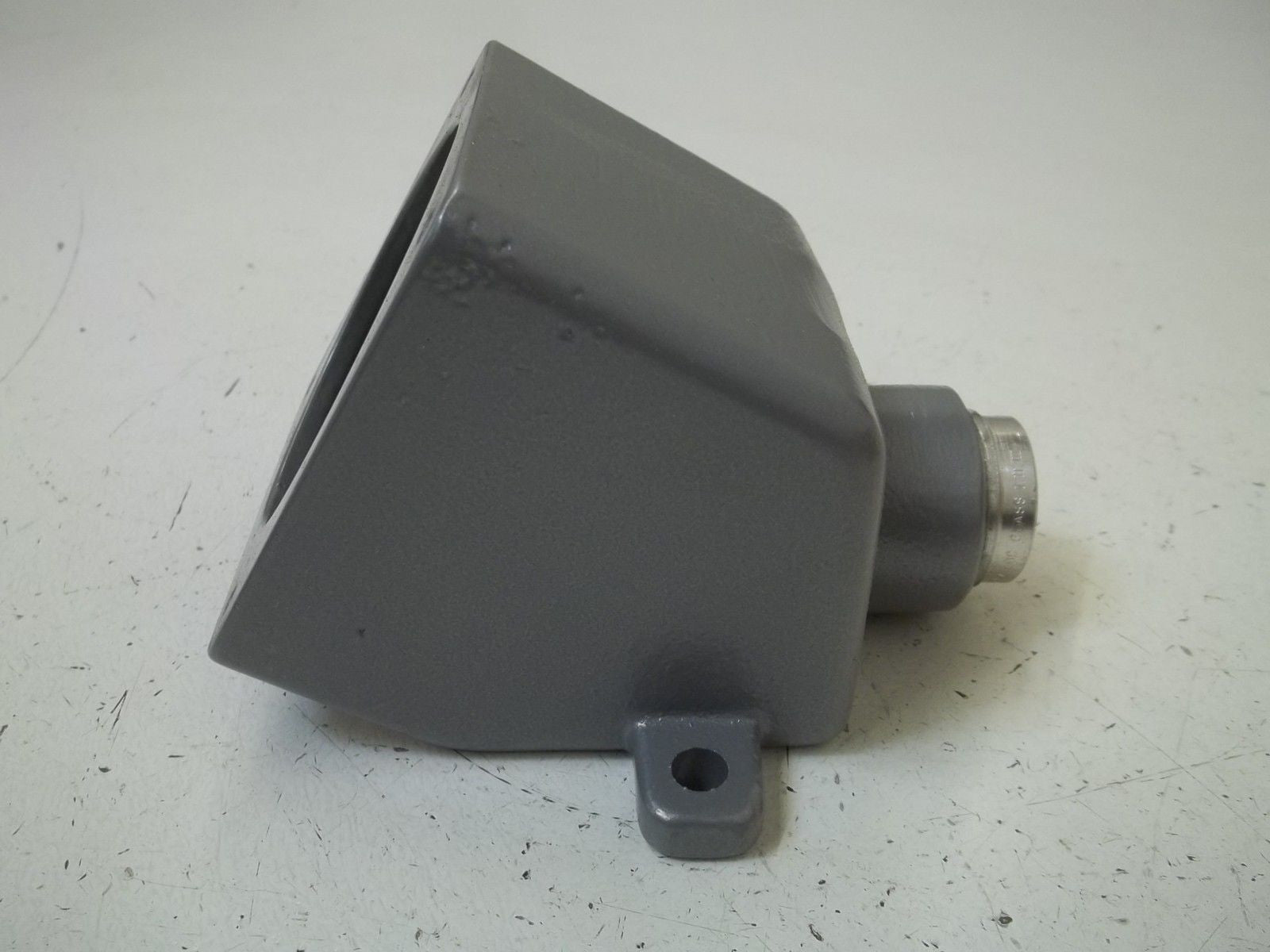 KILLARK VRE23 30 AMPS BACK BOX CONDUIT SIZE 3/4" *NEW IN BOX*