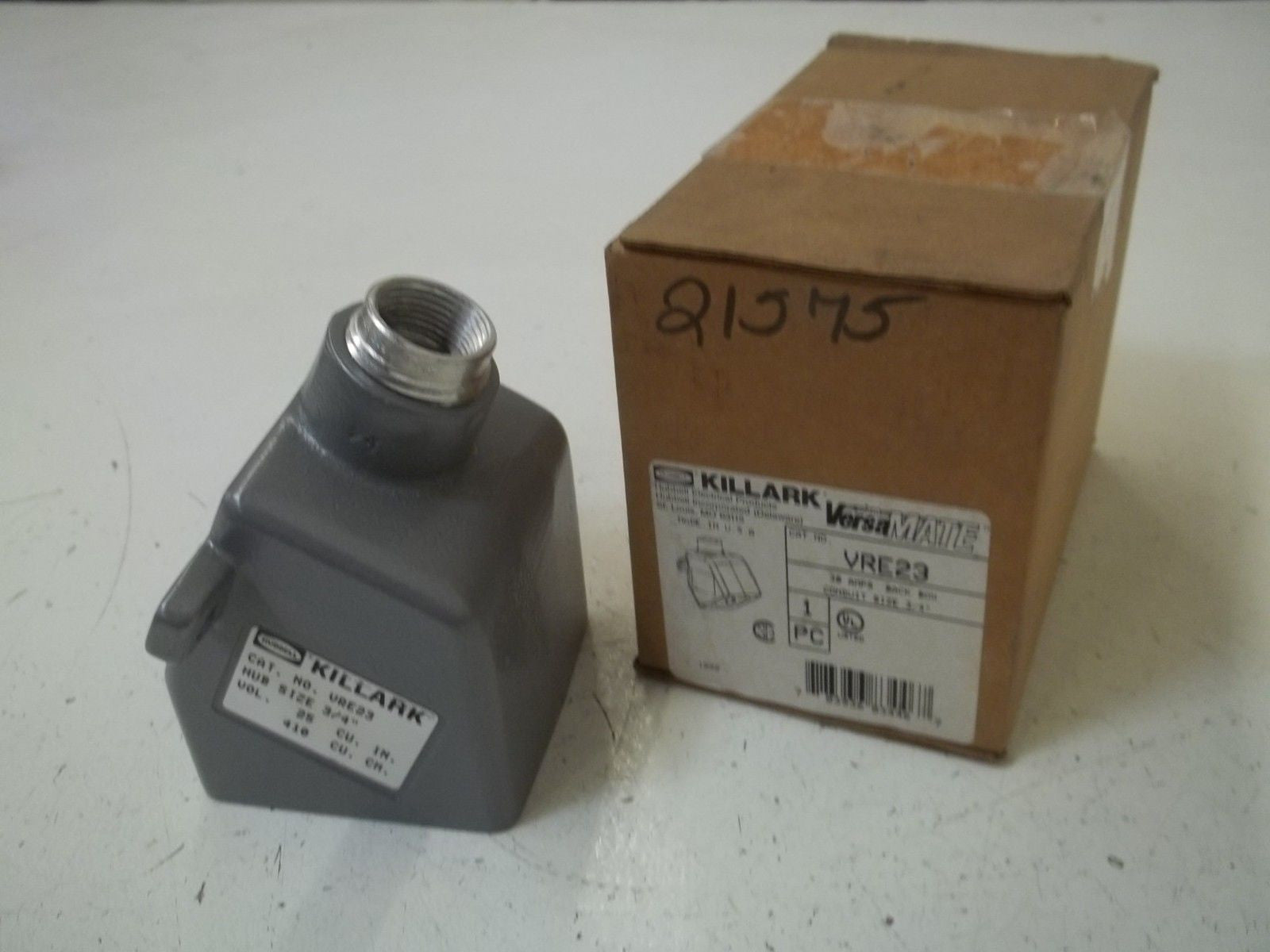KILLARK VRE23 30 AMPS BACK BOX CONDUIT SIZE 3/4" *NEW IN BOX*