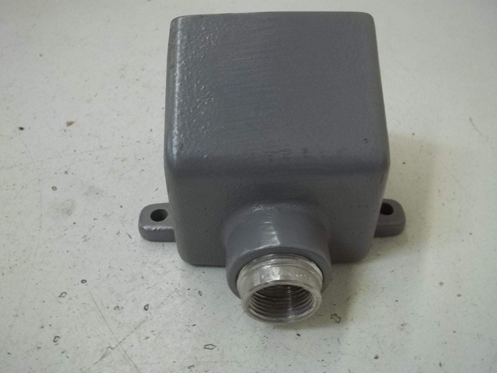 KILLARK VRE23 VERSAMATE BACK BOX 3/4" CONDUIT *NEW NO BOX*