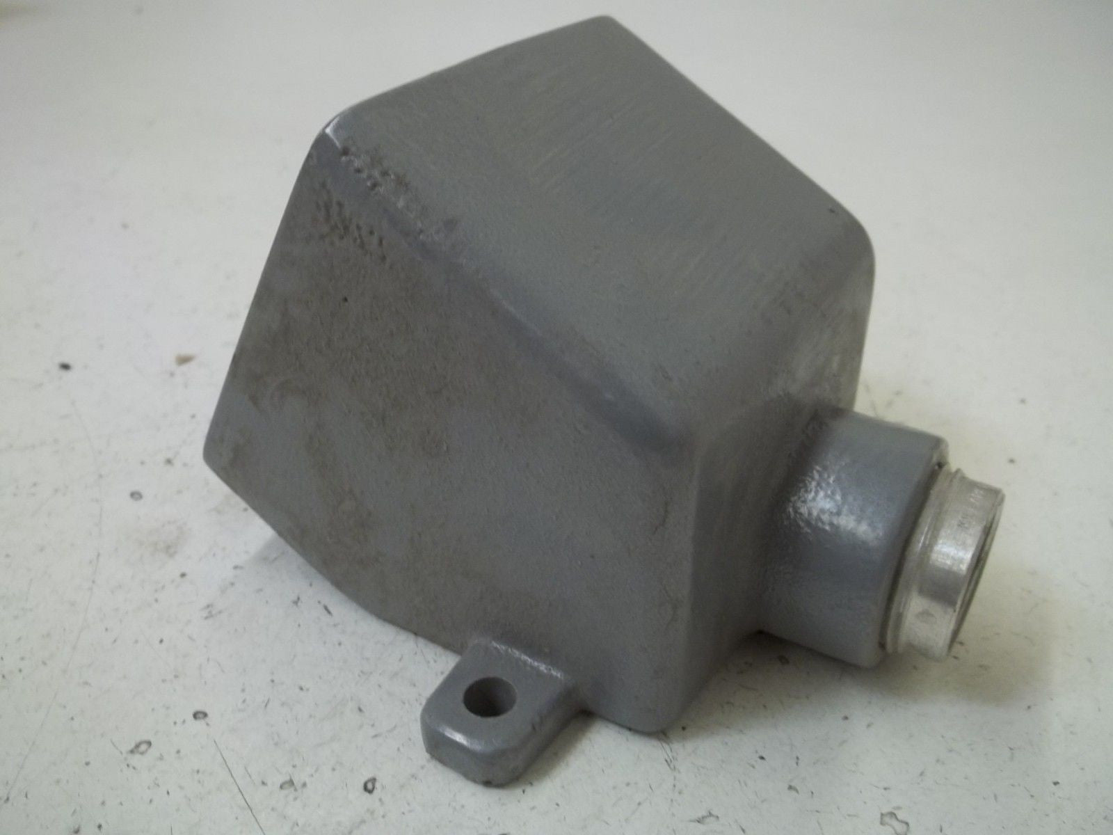 KILLARK VRE23 VERSAMATE BACK BOX 3/4" CONDUIT *NEW NO BOX*