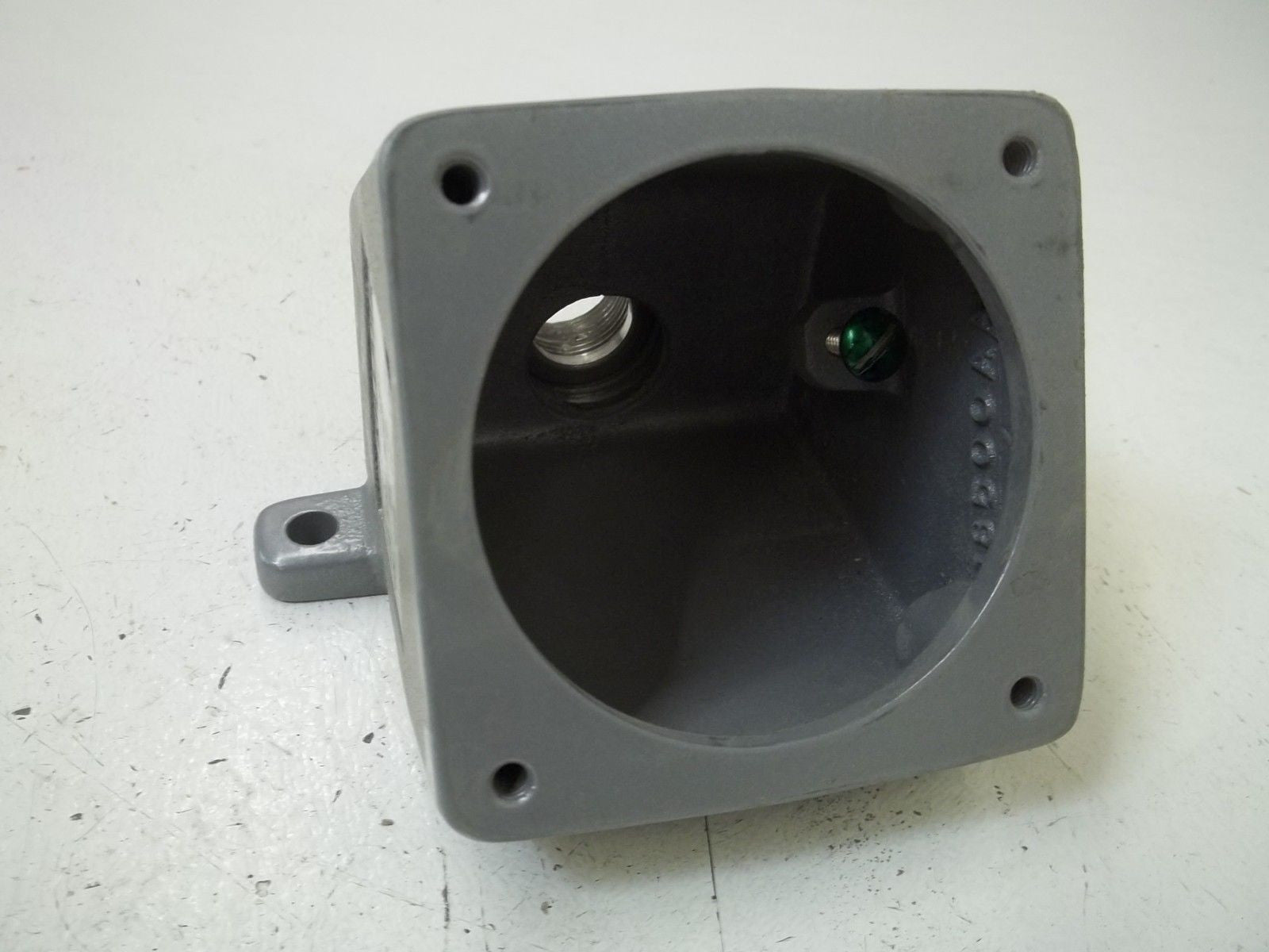 KILLARK VRE23 VERSAMATE BACK BOX 3/4" CONDUIT *NEW NO BOX*