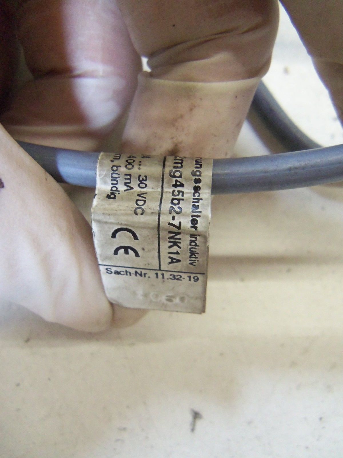 KLASCHKA IAD-12mg45b2-7NK1A INDUCTIVE SENSOR *USED*