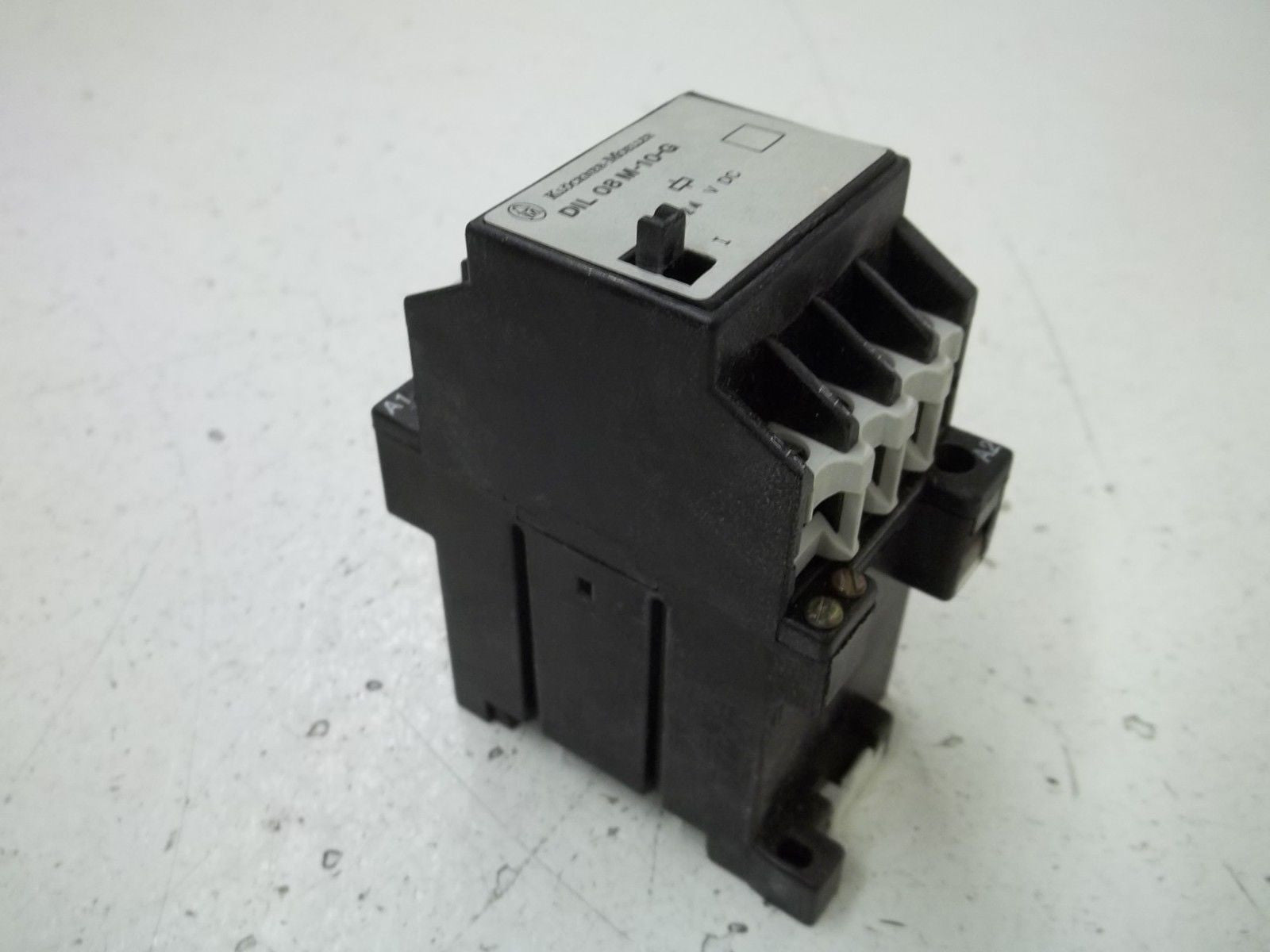 KLOCKNER-MOELLER DIL08M-10-G UNIVERSAL CONTACTOR *NEW IN BOX*