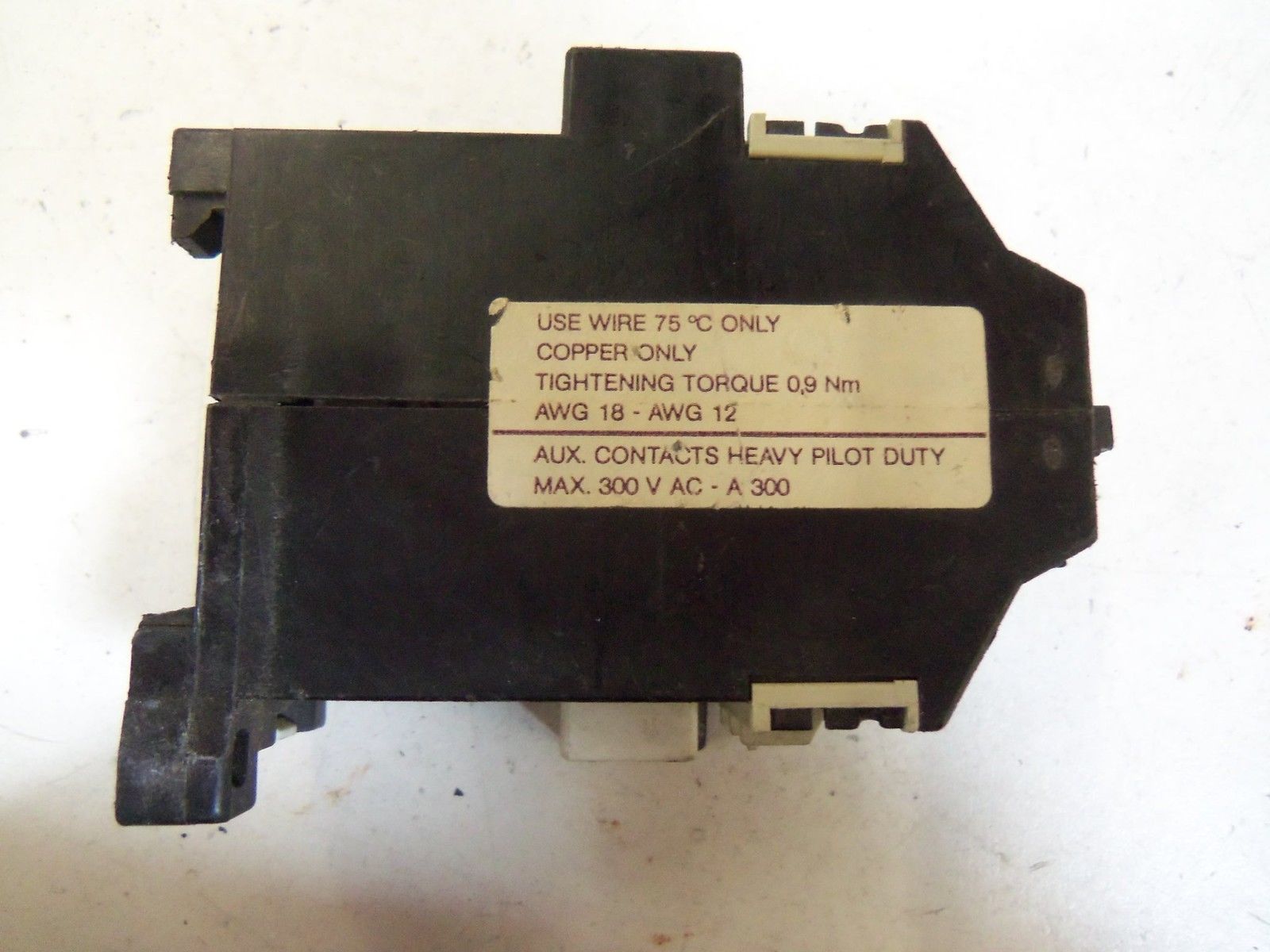 KLOCKNER-MOELLER DIL08-22-s-CNA CONTACTOR *USED*