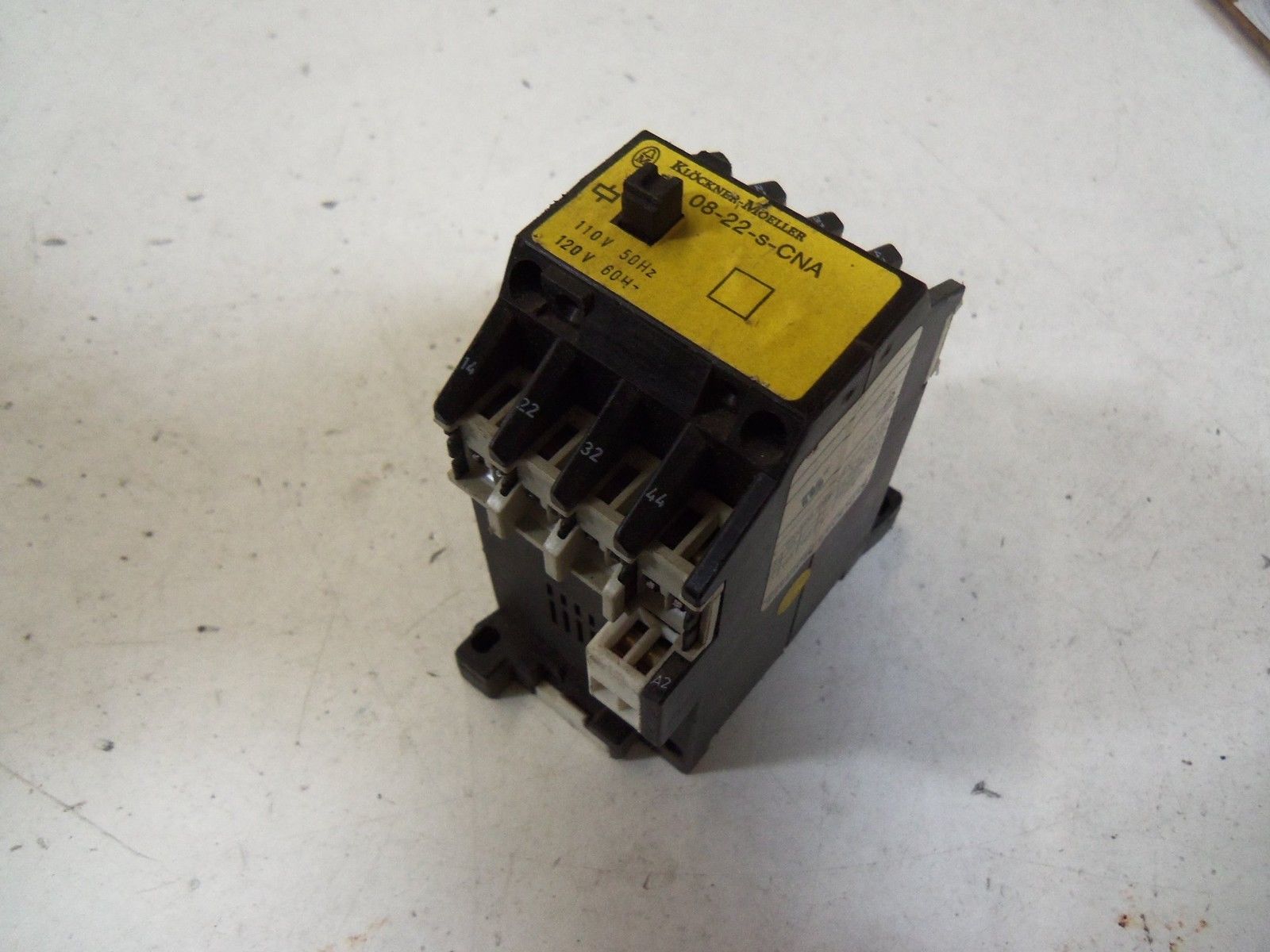 KLOCKNER-MOELLER DIL08-22-s-CNA CONTACTOR *USED*