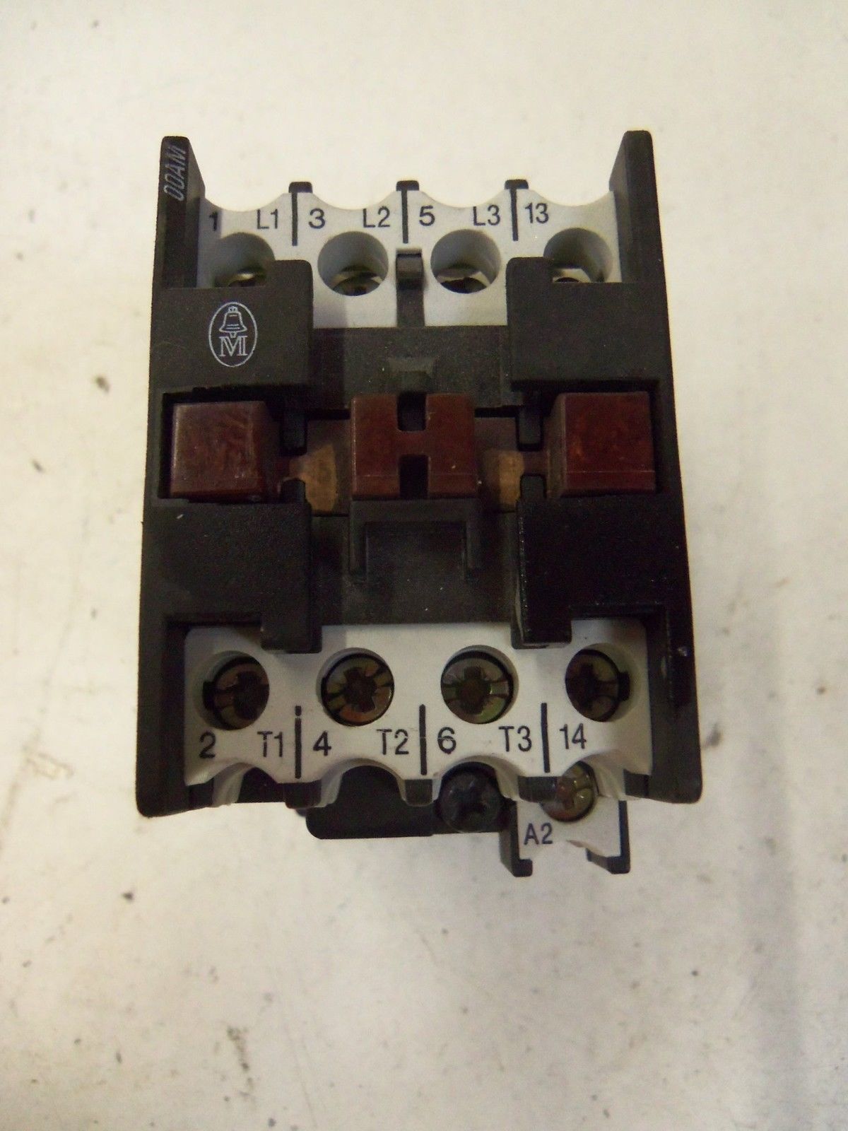 KLOCKNER MOELLER DIL00AM-G-10 CONTACTOR 24VDC *USED*