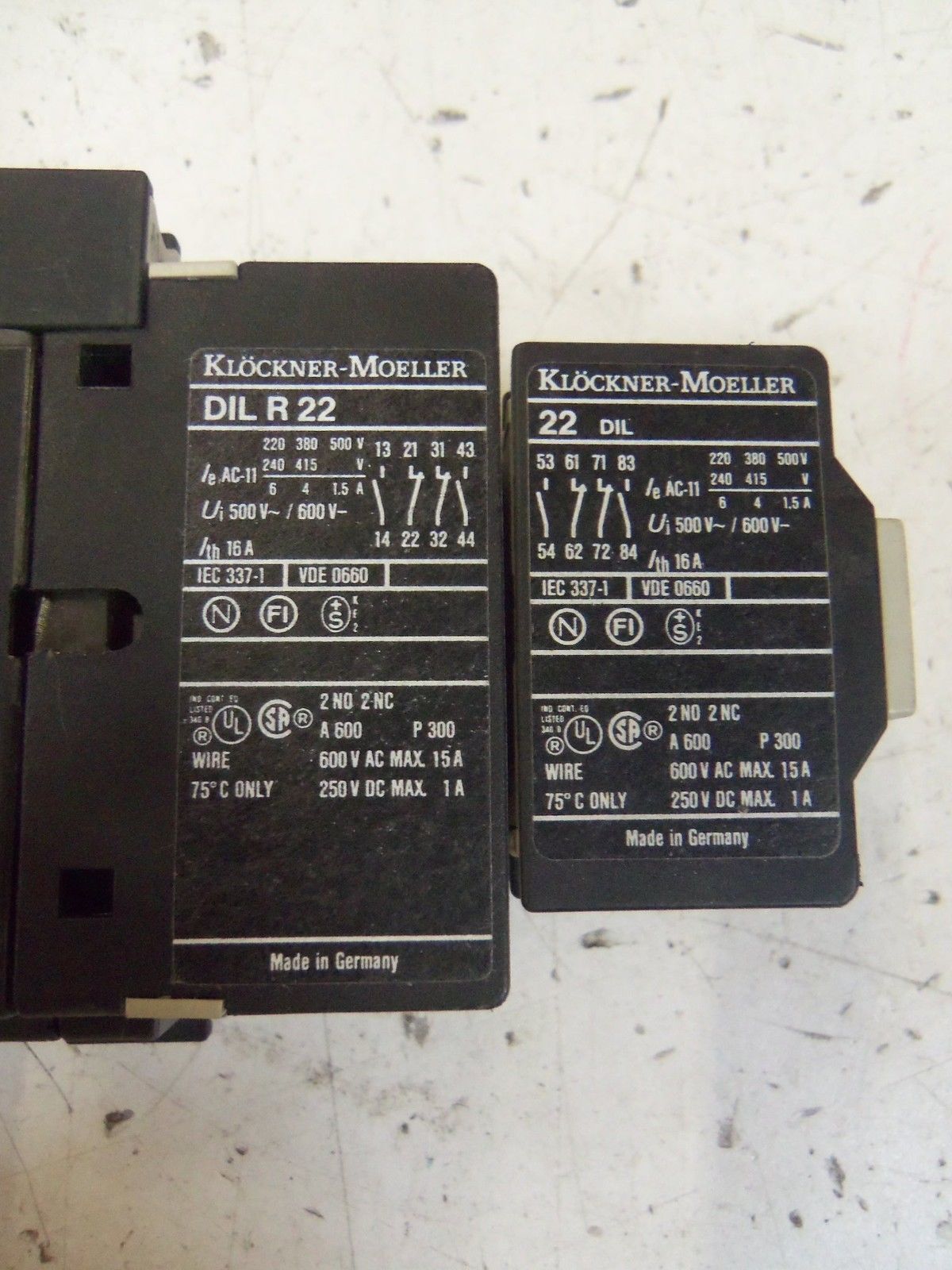 KLOCKNER MOELLER DIL R 22 W/ 22 DIL *USED*