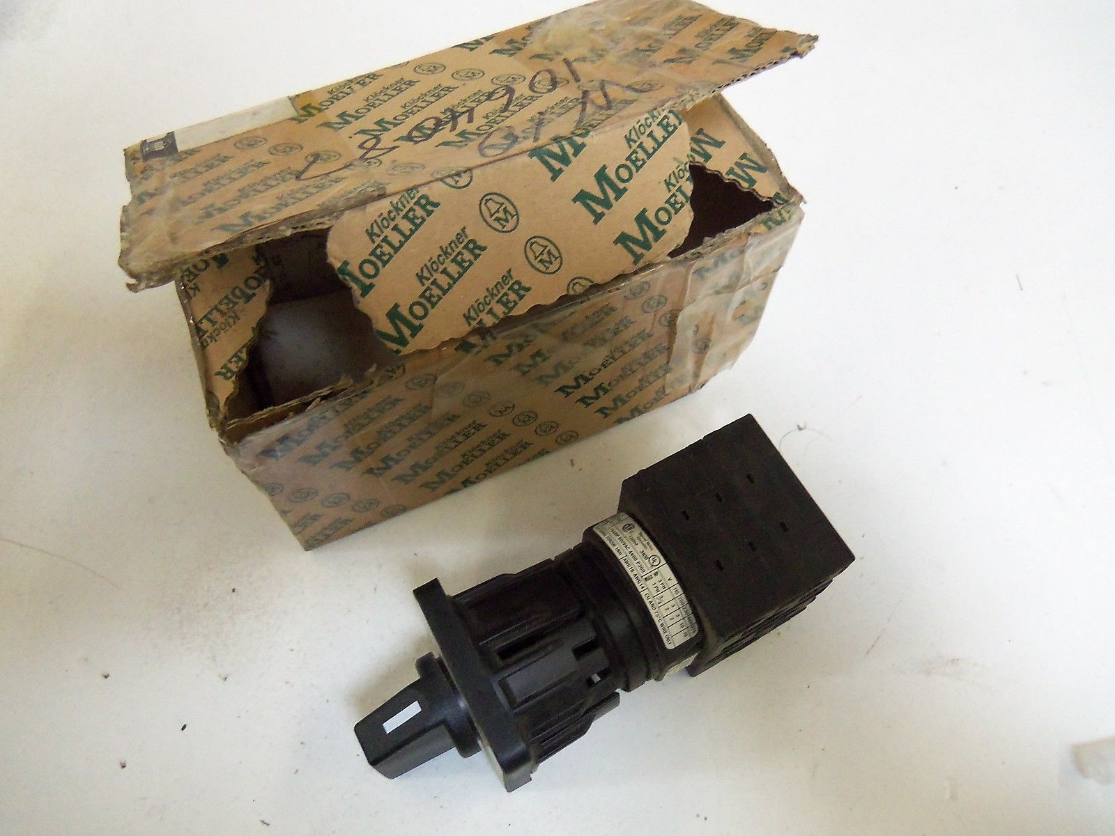 KLOCKNER MOELLER T0-3-8233/EZ ROTARY CAM SWITCH *NEW IN BOX*