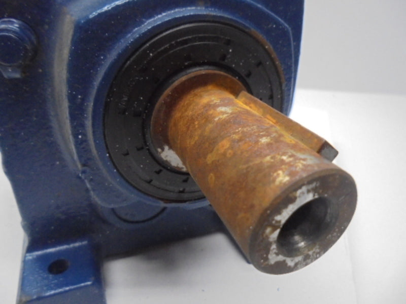 SEW-EURODRIVE R37DRE90M4DH GEAR MOTOR 1740 RPM 1.50 HP *USED *
