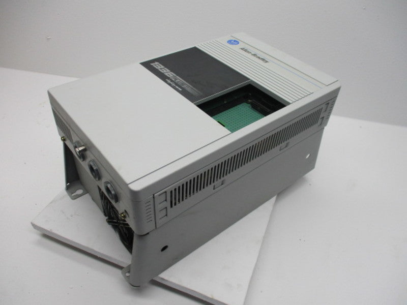ALLEN BRADLEY 1336F-B020-AA-EN-HAS2-LA2-LA3-L4 SER.A DRIVE * NEW NO BOX *