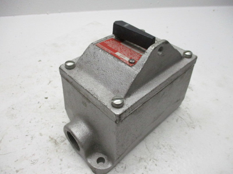 CROUSE HINDS EFS218 EXPLOSION PROOF ON/OFF SWITCH * NEW *