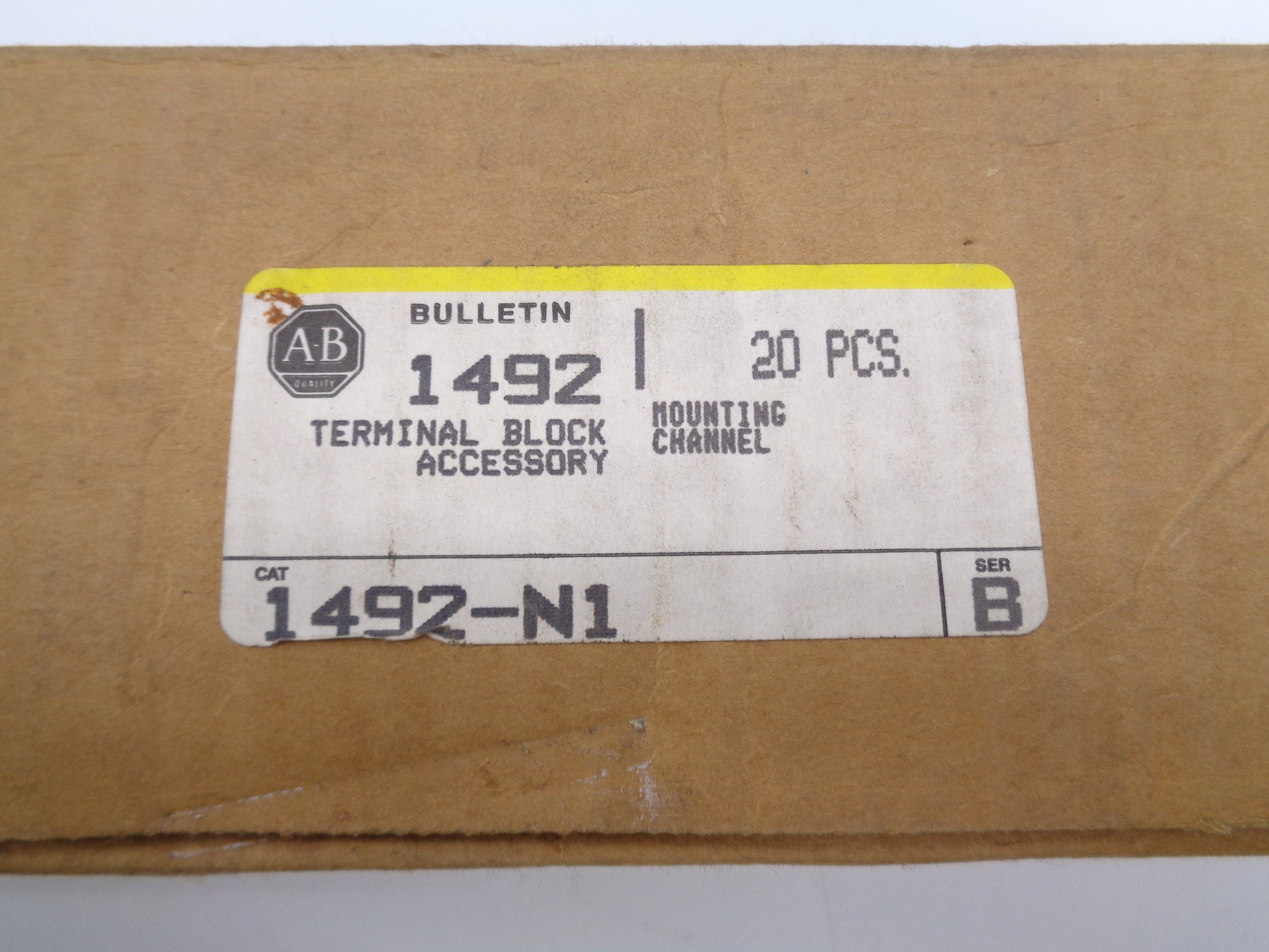 ALLEN BRADLEY 1492-N1 (PKG OF 20) SER. B (BR/YL) NSMP