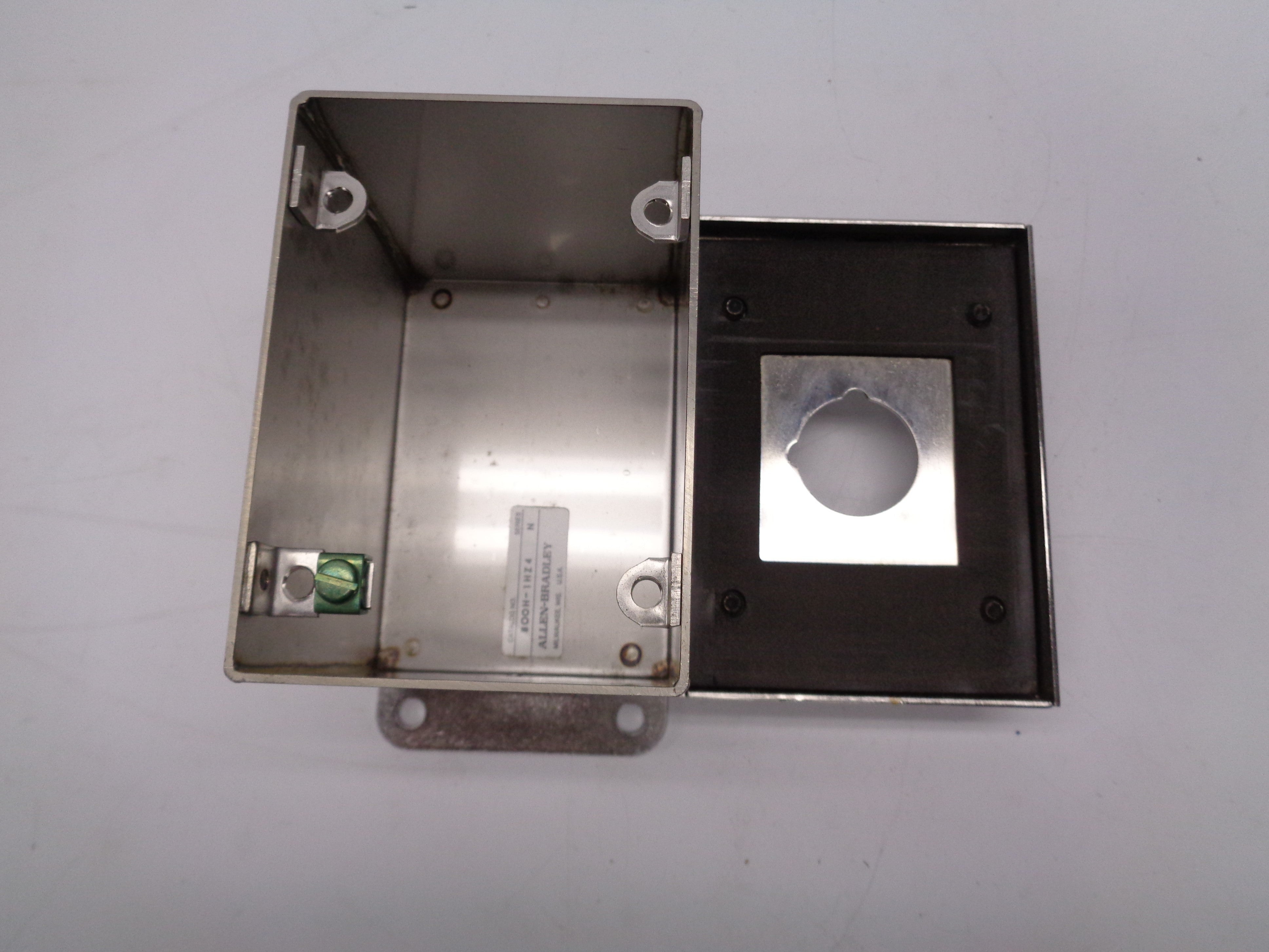 ALLEN BRADLEY 800H-1HZ4 SER. N (BR/YL) NSMP