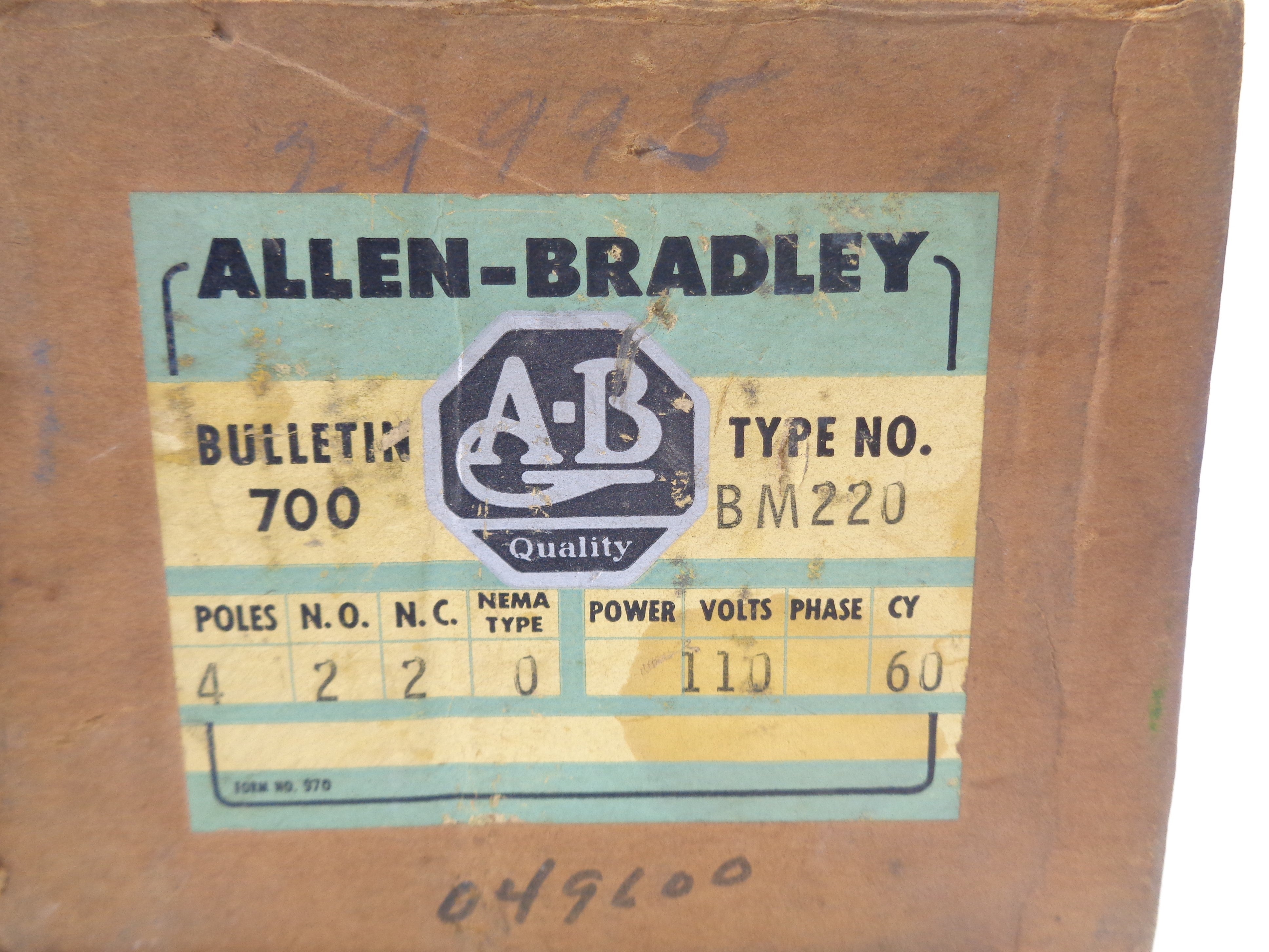 INDUSTRIAL SPARE PART 700-BM220 10A 110V (BR/GR) NSMP