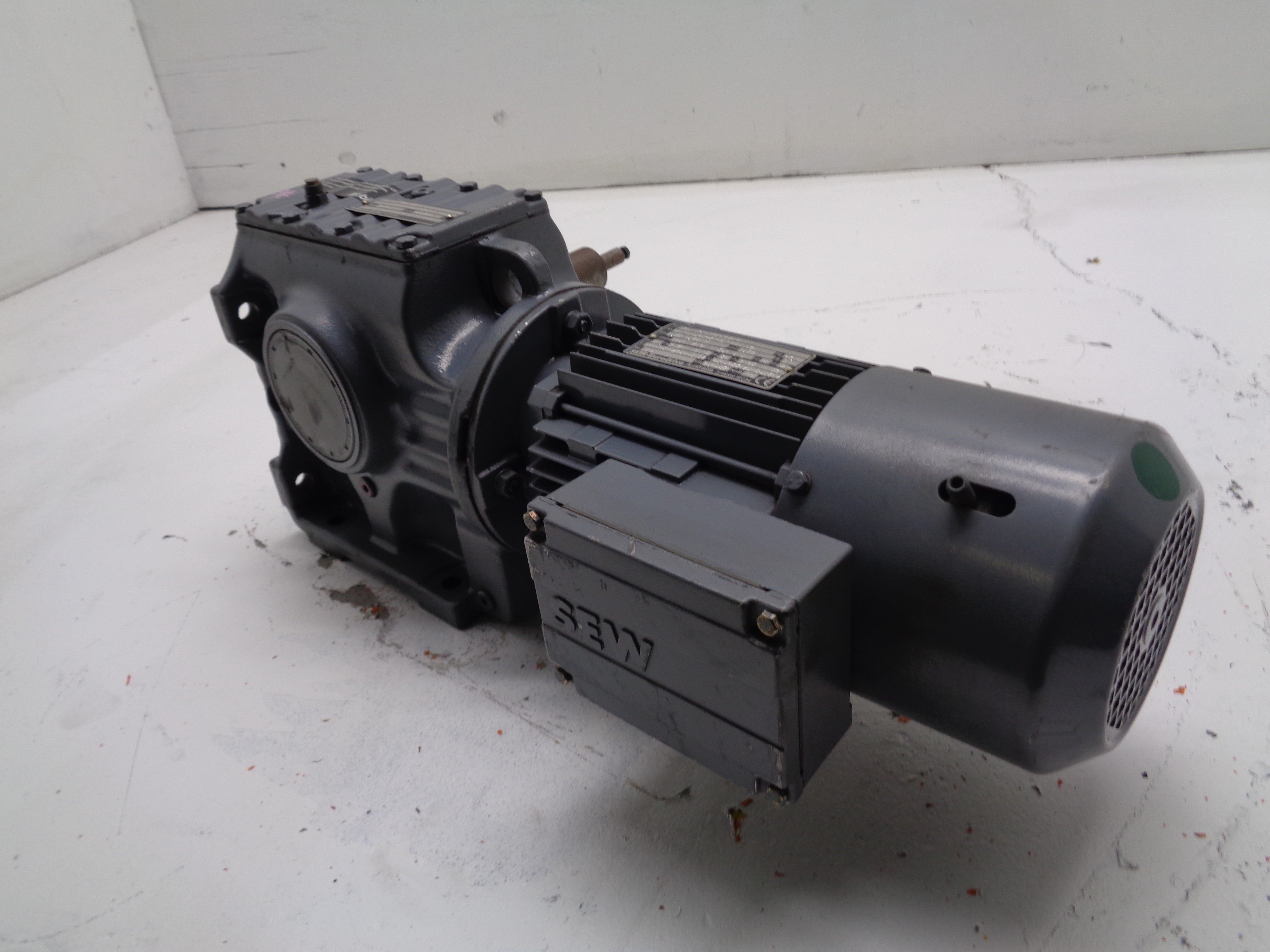SEW-EURODRIVE S67DT80N4/BMG/HF REMAN